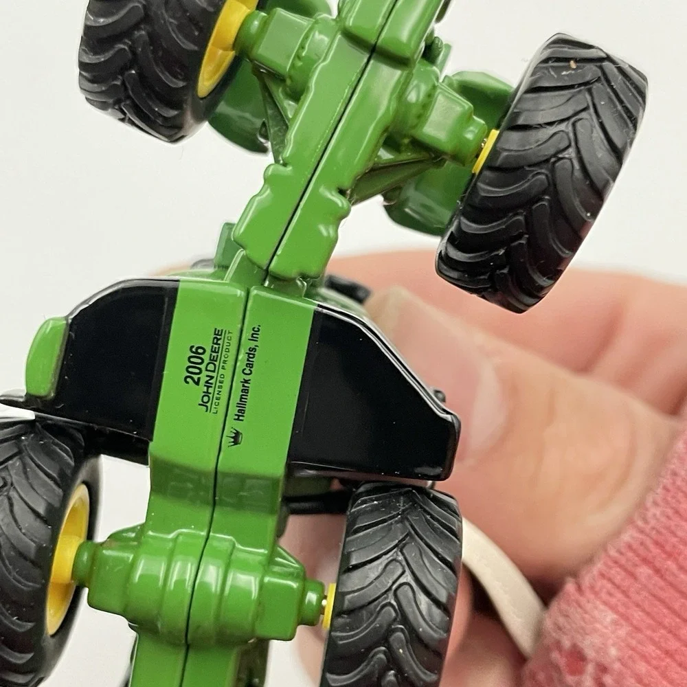 New Hallmark Keepsake 2006‎ JOHN DEERE 9620 TRACTOR Christmas Ornament